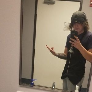 Meet your Posher, Aaron